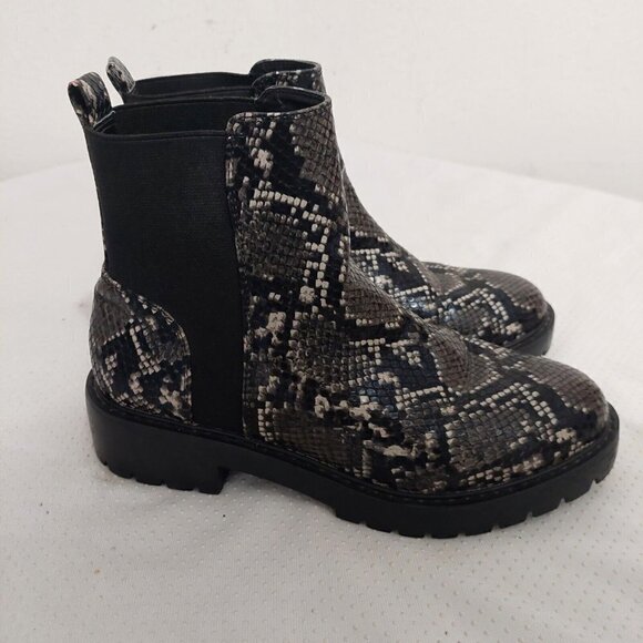 STEVE MADDEN Gliding Black Snakeskin Chelsea Ankle Boots Size 7.5‎ Stretch - Picture 3 of 8